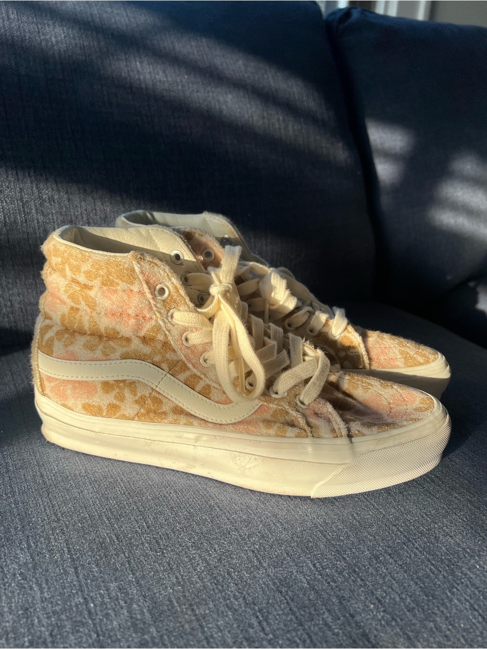 High-Top Women's Vans in Cream and Peach - Picture 2 of 8